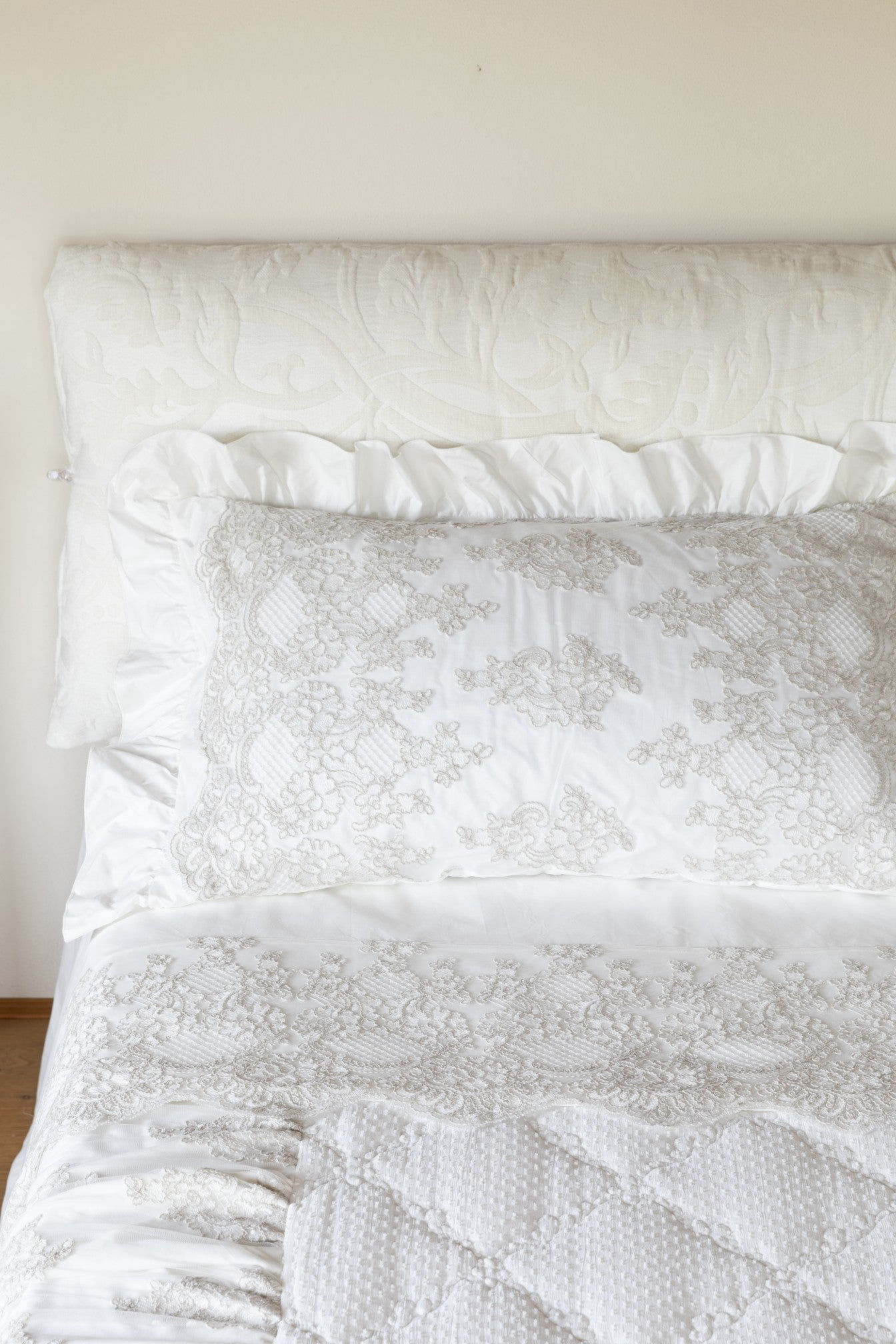 LENZUOLO IN PERCALLE E COPPIA FEDERE PERGOLA PETRA