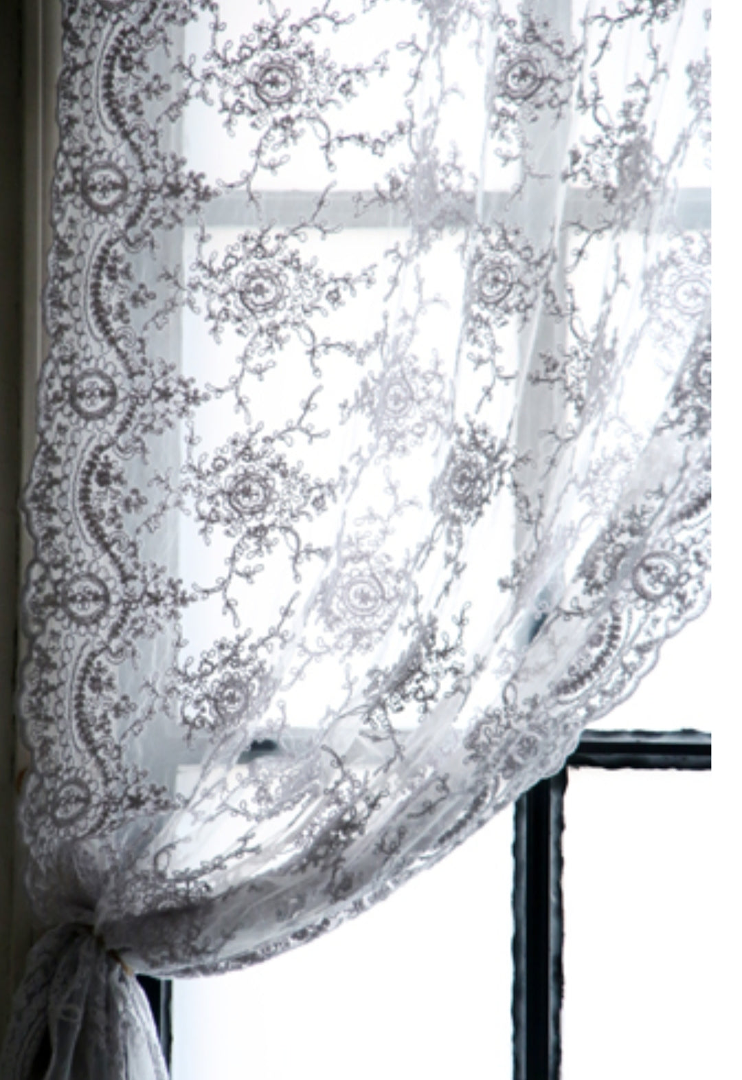 Korinthischer Vorhang mit Leinenschlaufe und Schleifen