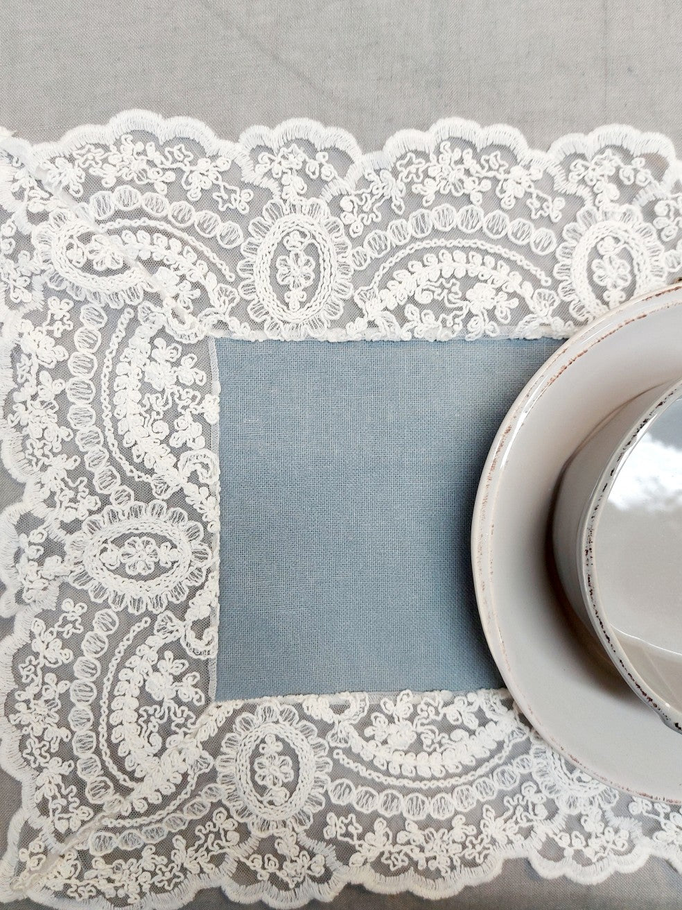 Set of 2 Corinthian Placemats in Waxed Linen