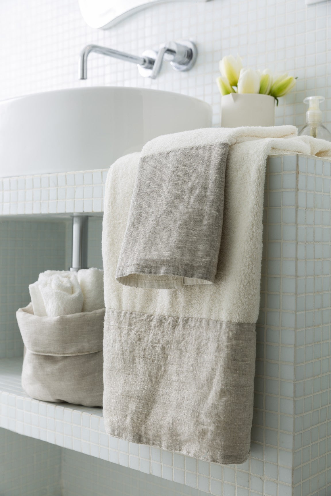 Paar Handtücher mit Leinenrand