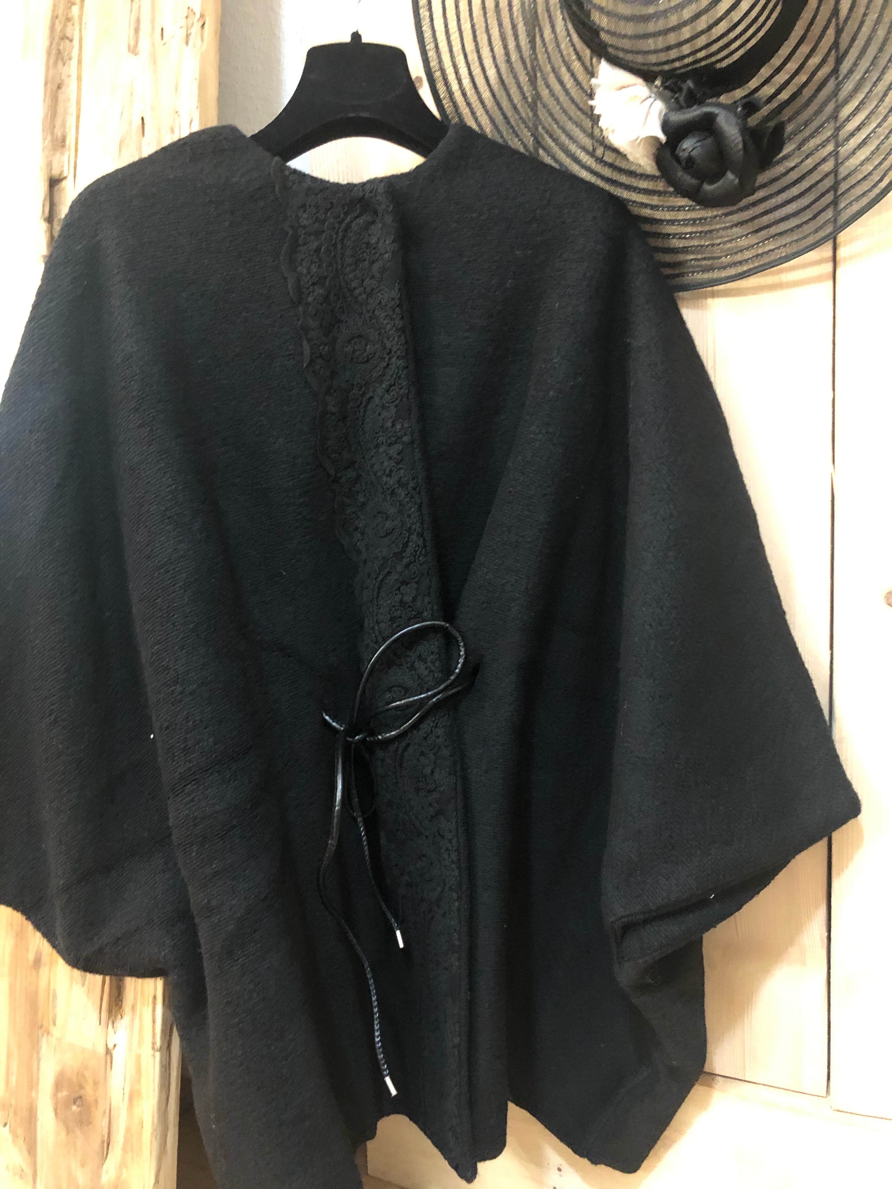 Savoy Corinthian Hood