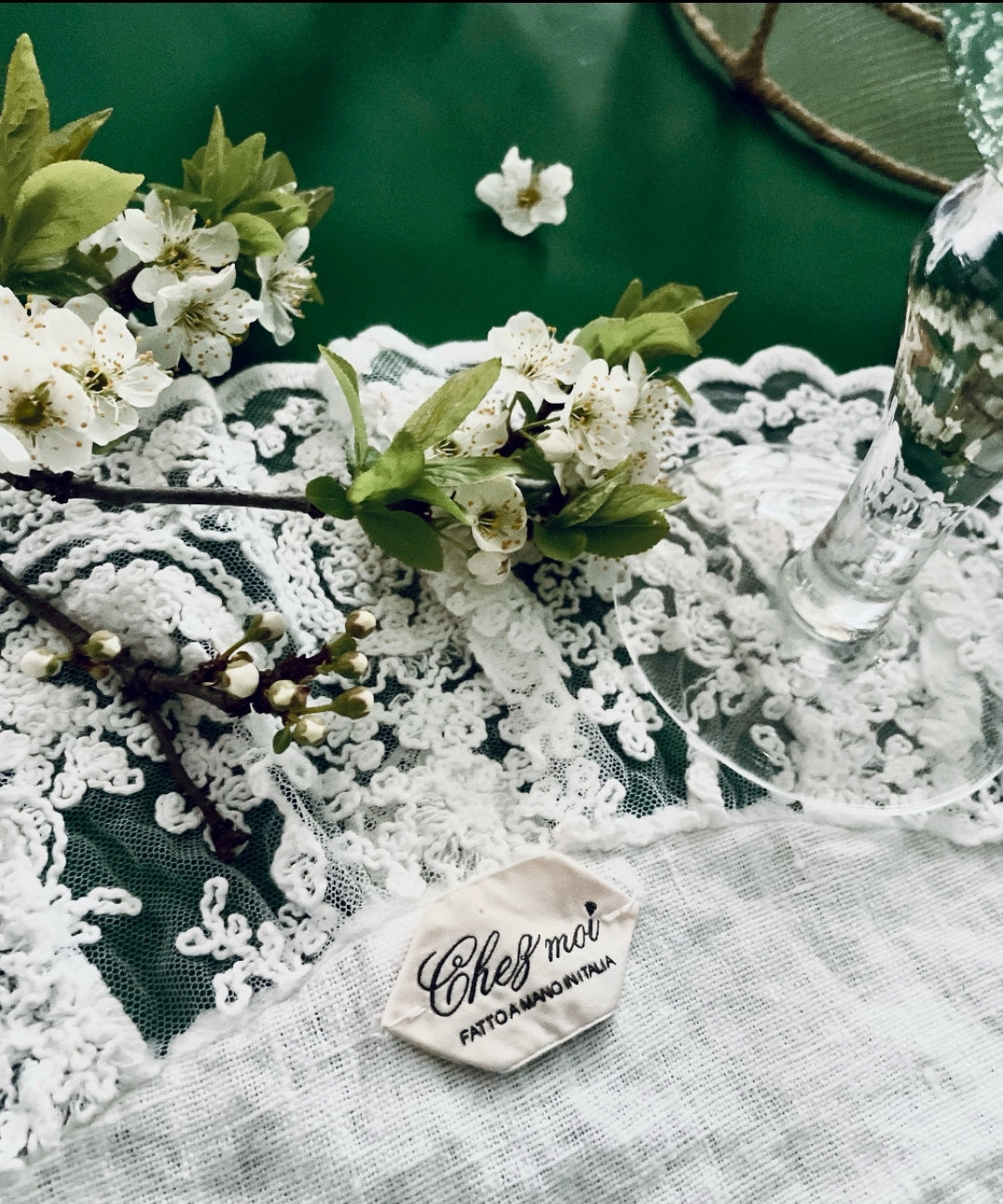 2er-Set Tischsets mit korinthischem Rahmen