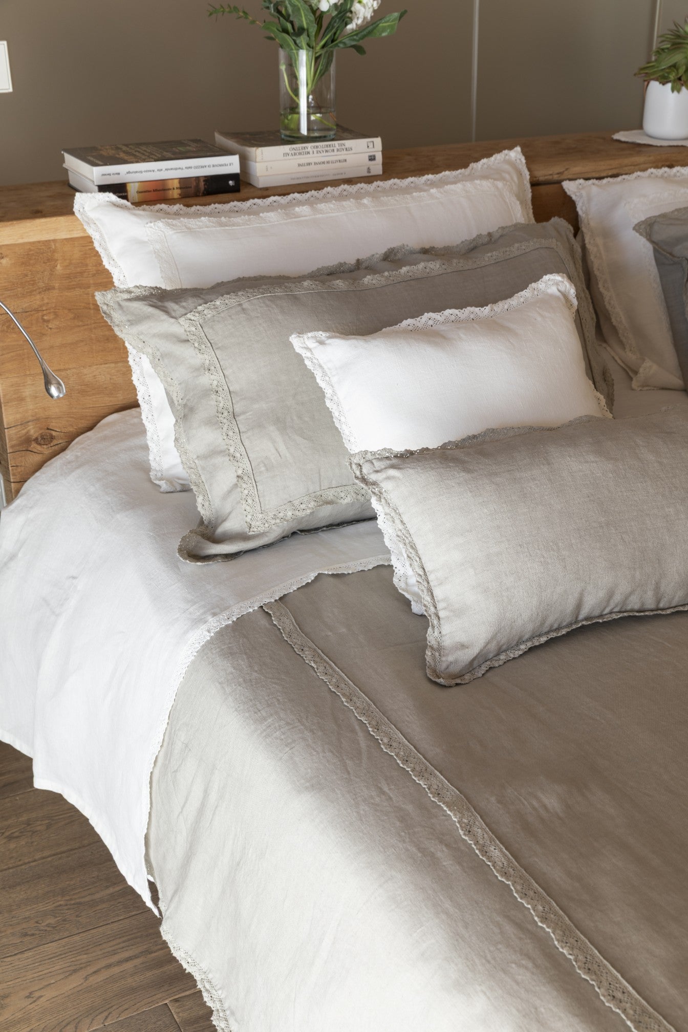 Lenzuolo in puro lino con coppia federe Merletto