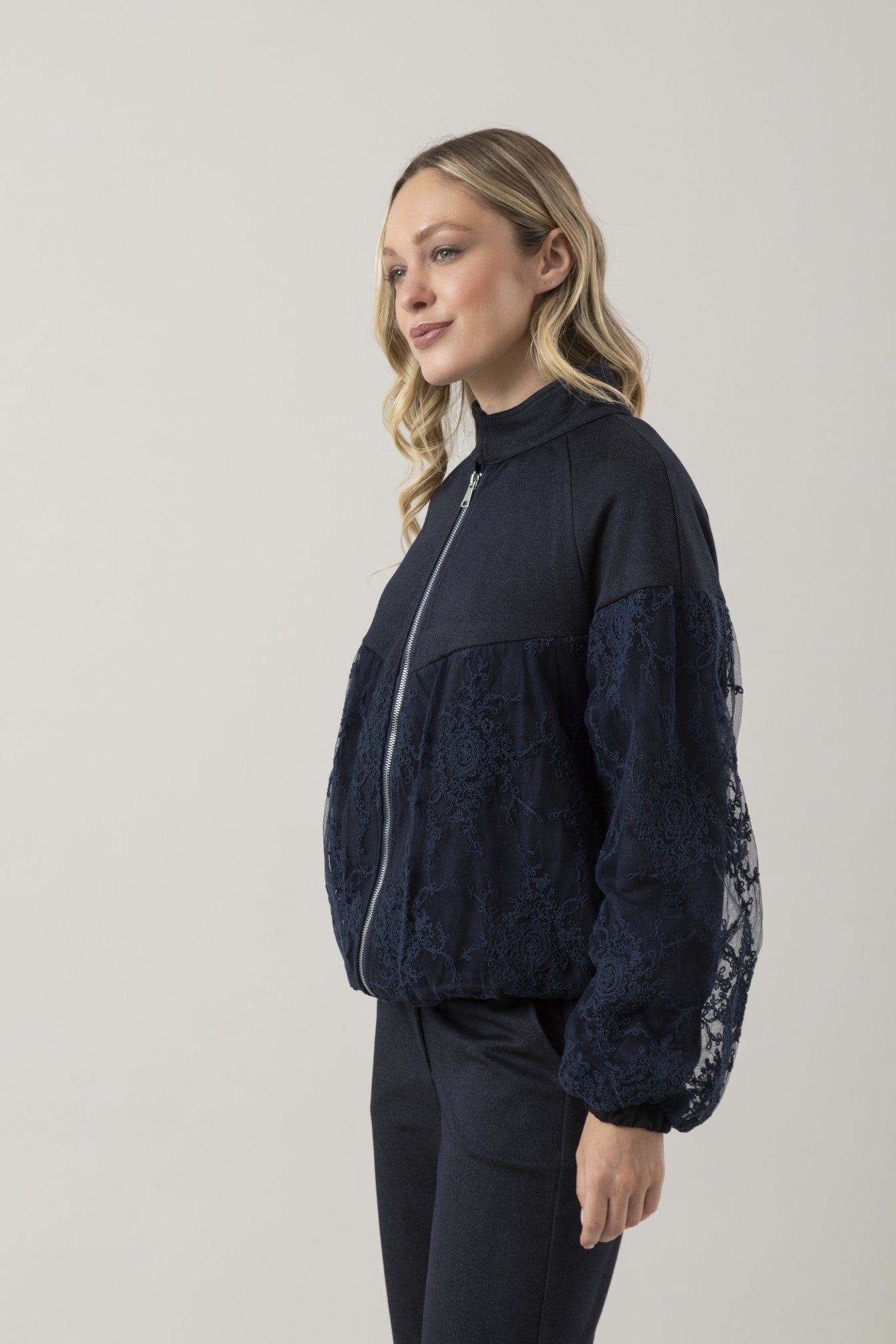 BOMBER MUSE