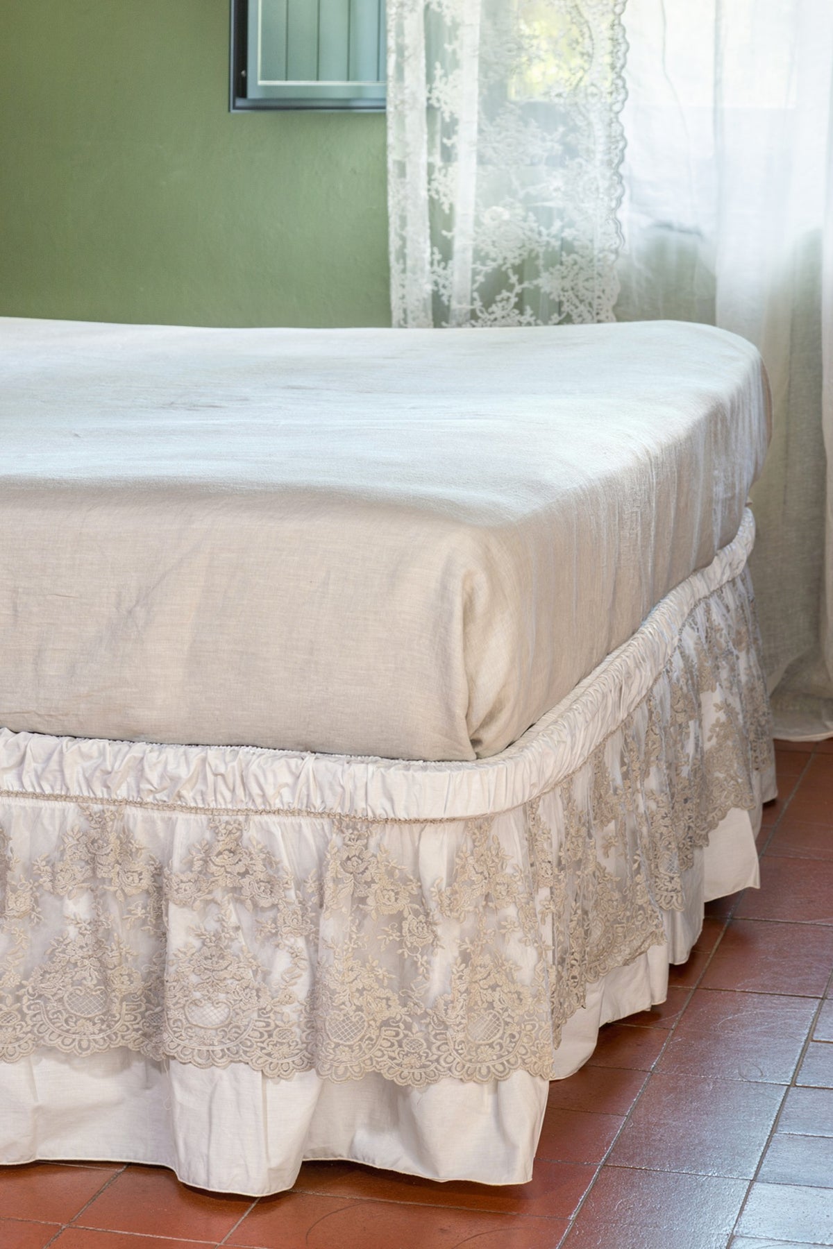 GONNA CON ELASTICO PER LETTO IN PERCALLE