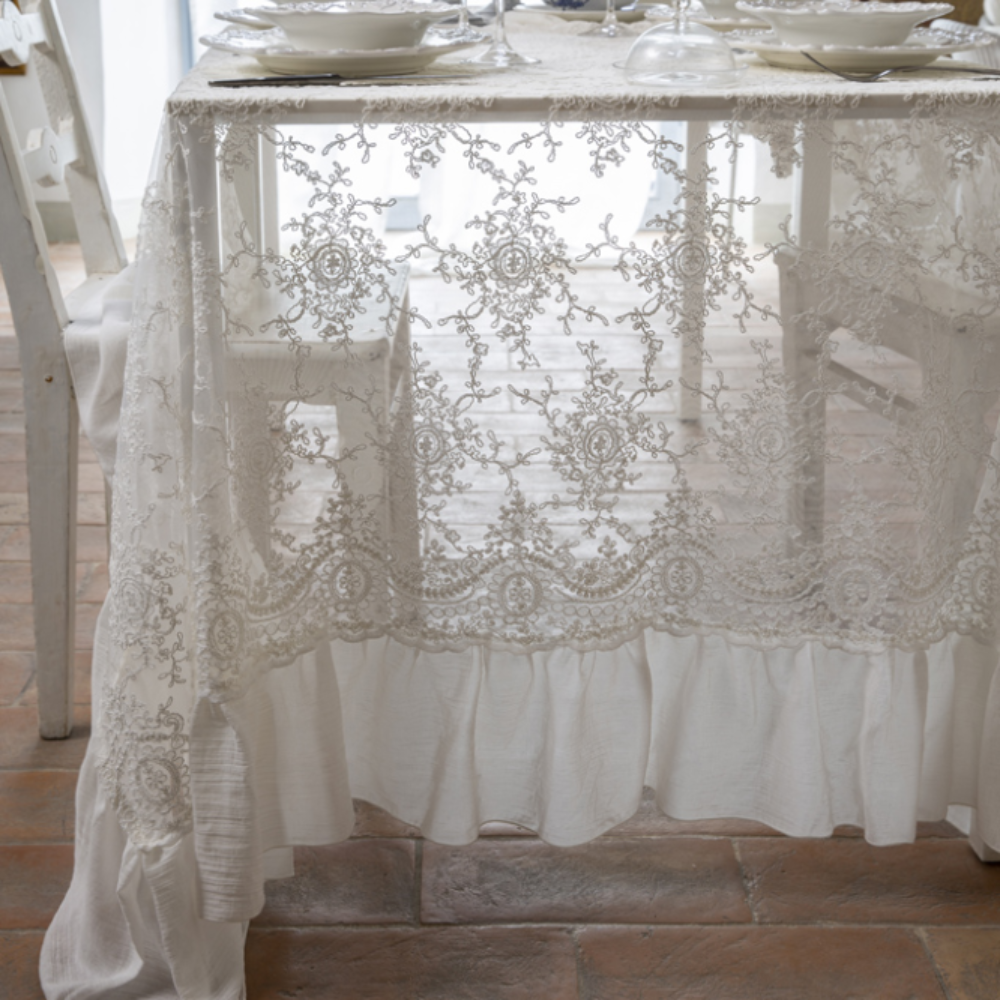 Corinthian Romantique Tischdecke