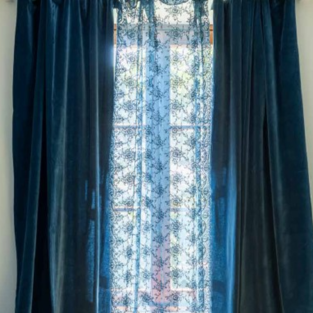 Basic Velvet Curtain