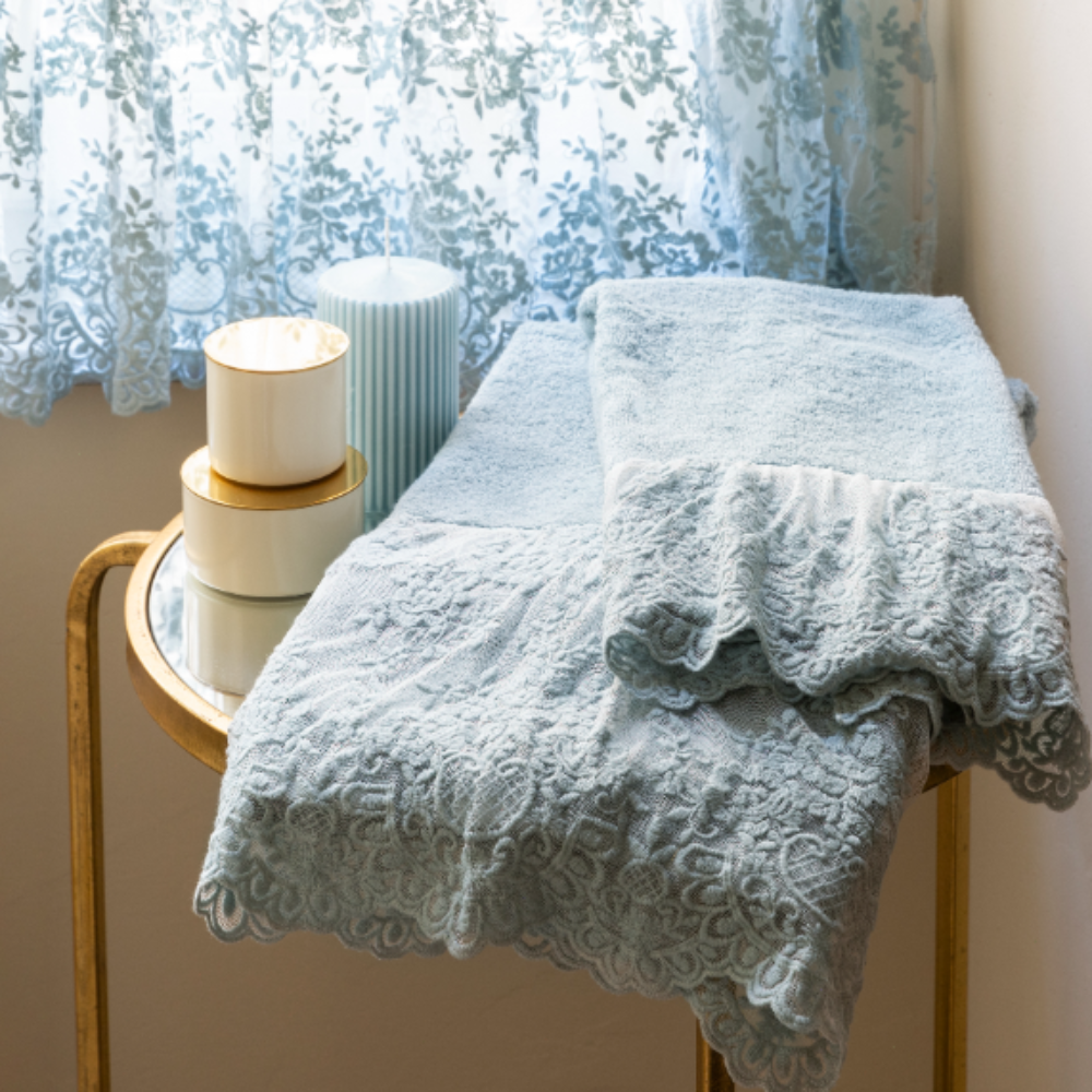 Provence Bathroom Couple