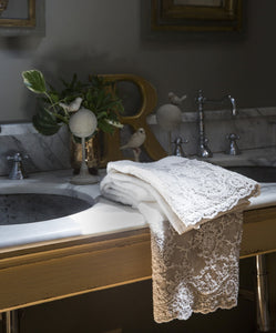 Corinthian towel pair