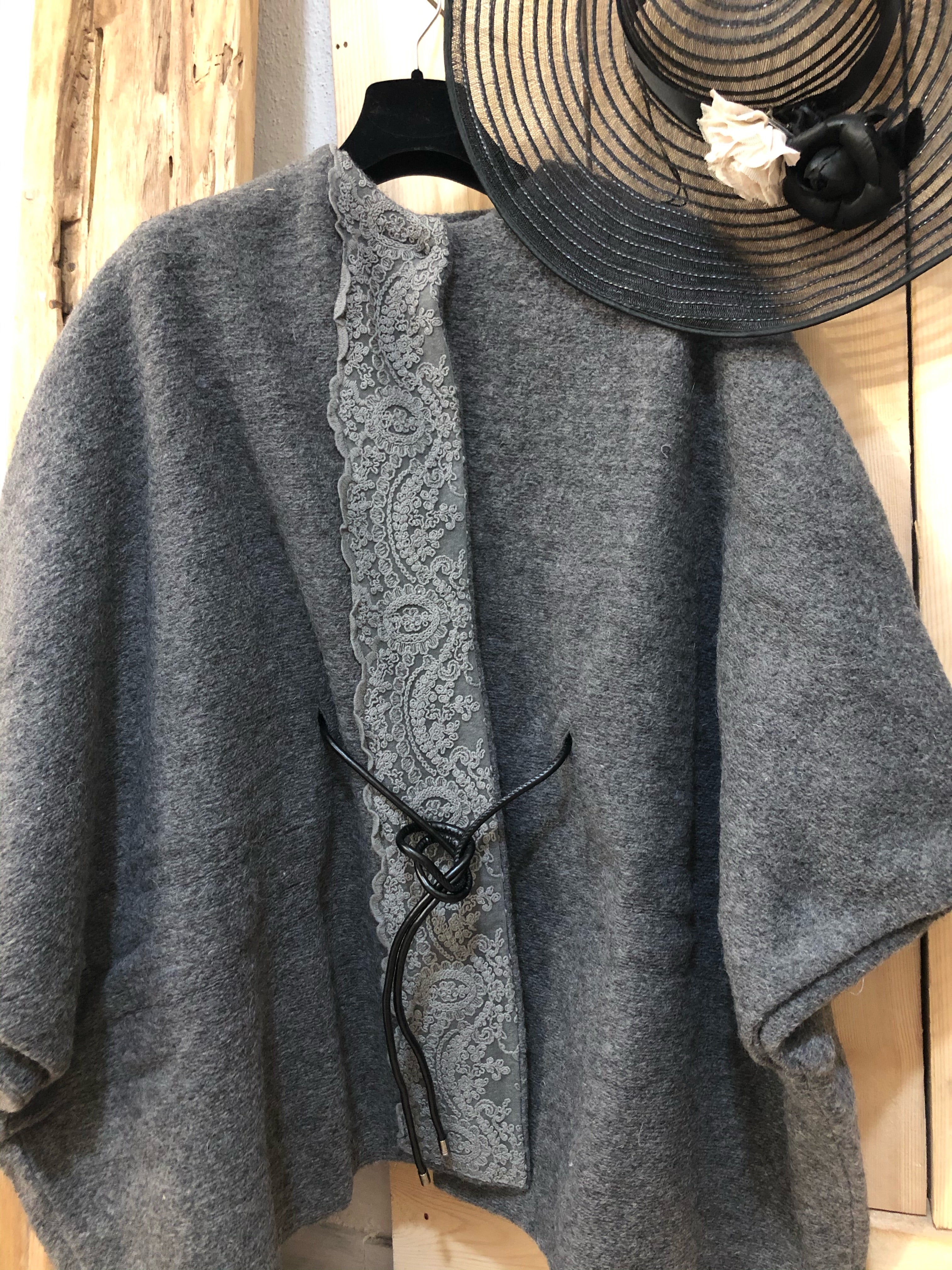 Savoy Corinthian Hood